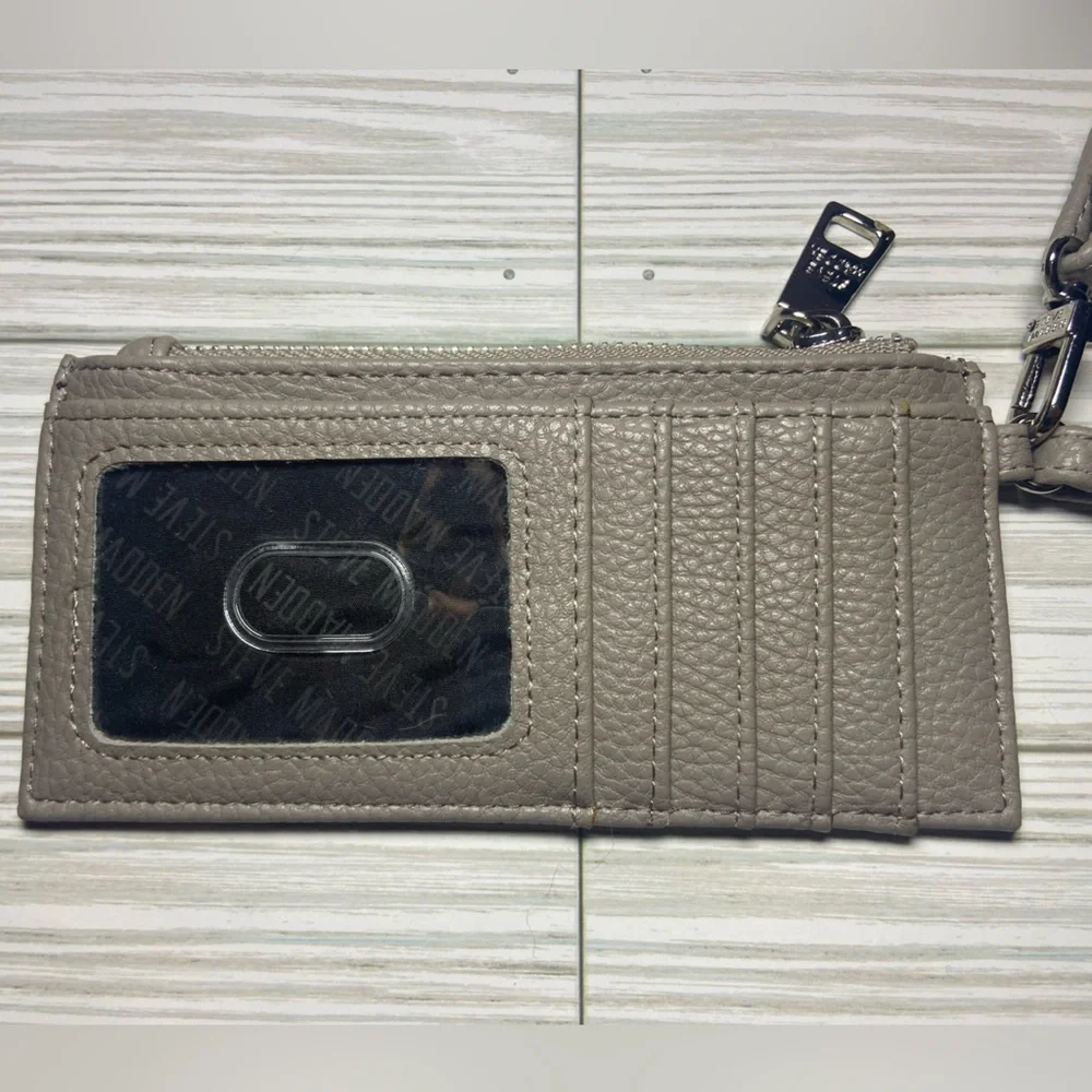 Steve Madden cardholder zippered wristlet NWOT - Picture 2 of 4